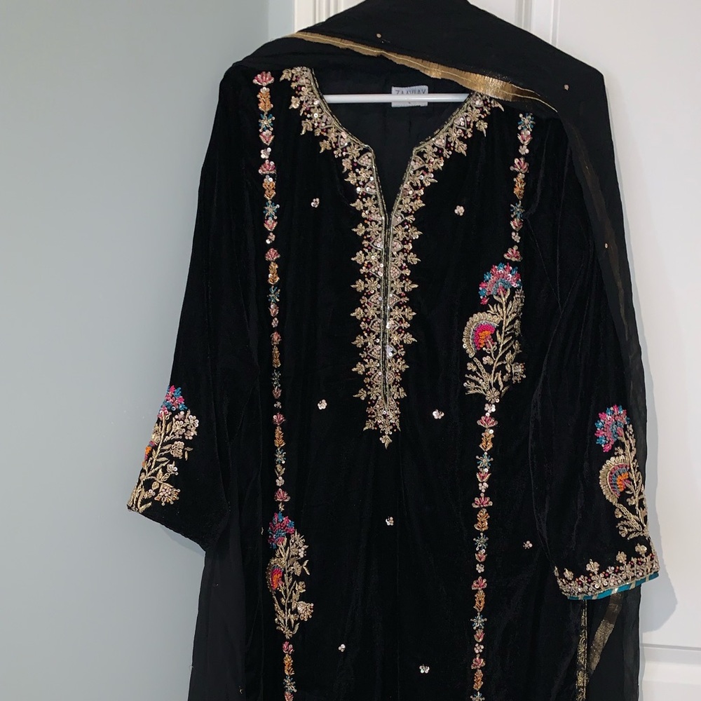 Pakistani 3 PC. Fancy Velvet Dress ZAAVIAY ELNARA Shirt 48” Long